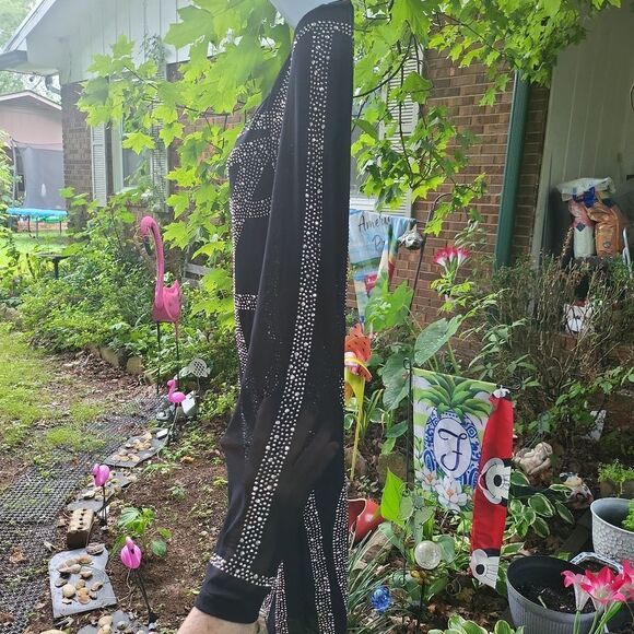 nwot Black with shiny crystals and mesh sleeves with adorned crystals, - Picture 7 of 14